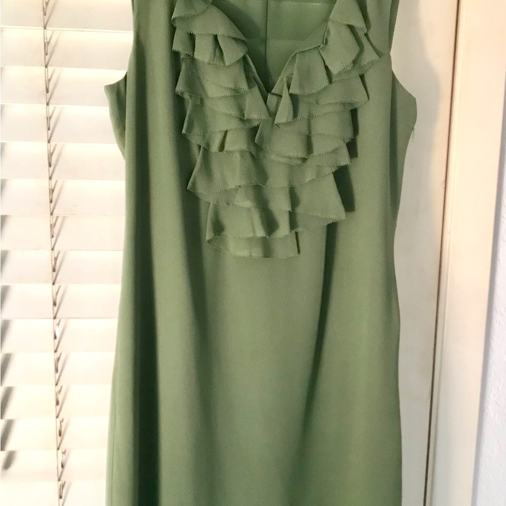 Banana Republic Green Ruffle Dress - Picture 5 of 11